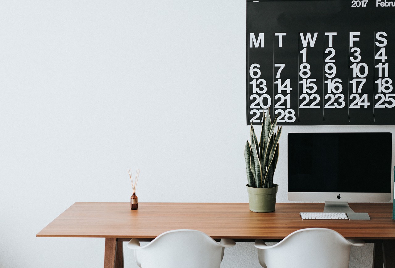 apple, computer, browser, business, office, work, desk, table, chairs, interior, display, green, bus